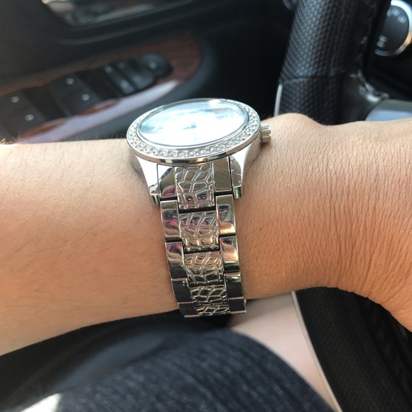 Watch - Picture 2 of 6